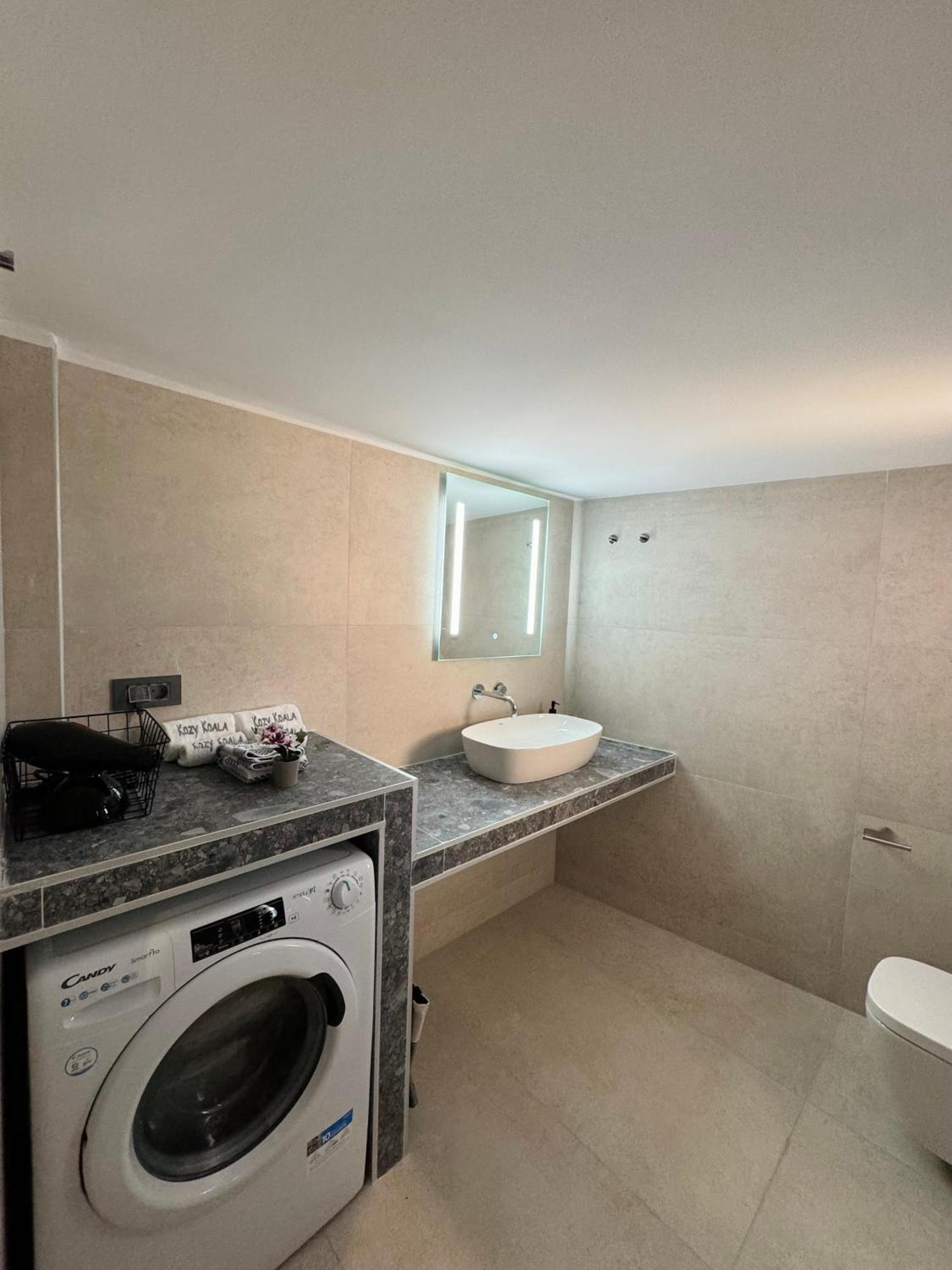Spacious Apartment Near Monastiraki By Kozy Koala Athén Kültér fotó