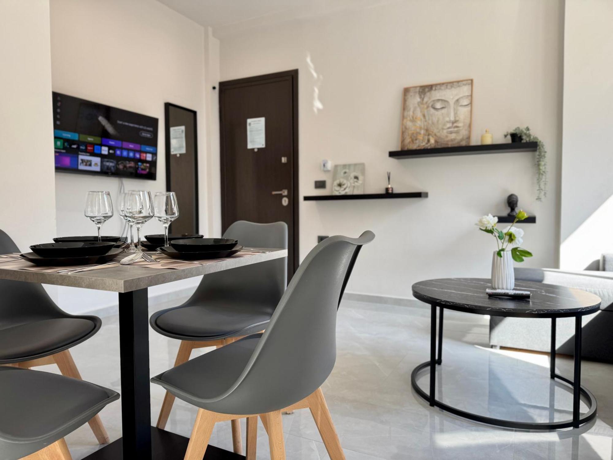 Spacious Apartment Near Monastiraki By Kozy Koala Athén Kültér fotó